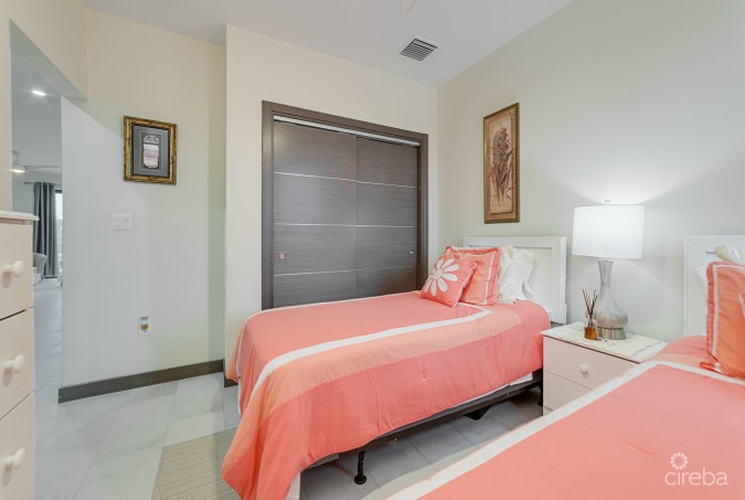 BEAUTIFUL ARVIA THREE BEDROOM