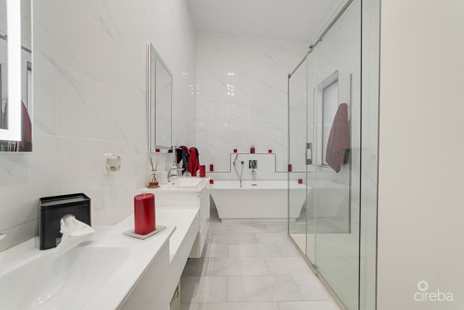 BEAUTIFUL ARVIA THREE BEDROOM