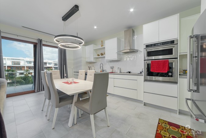 BEAUTIFUL ARVIA THREE BEDROOM