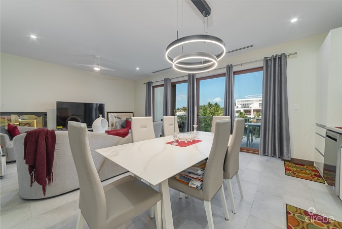 BEAUTIFUL ARVIA THREE BEDROOM