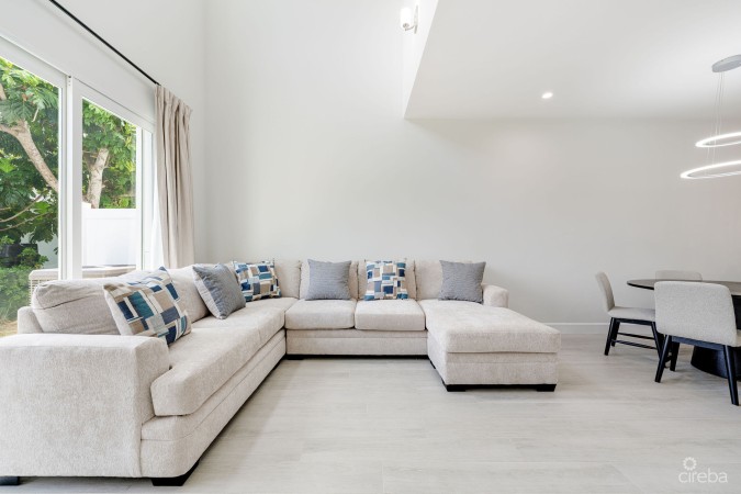 SPACIOUS & MODERN 3 BR TOWNHOME - EXCELLENT LOCATION!