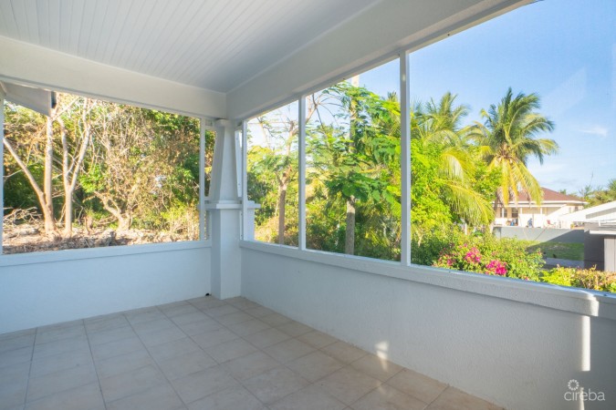 CHARMING OCEANVIEW COTTAGE EXPANSIVE 0.89 ACRE LOT