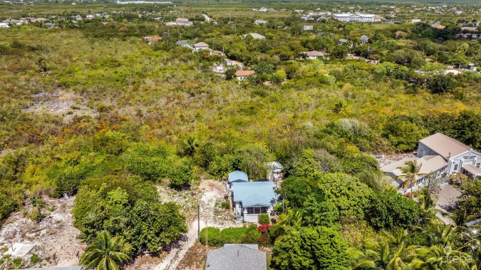 CHARMING OCEANVIEW COTTAGE EXPANSIVE 0.89 ACRE LOT