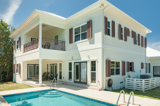 SOUTH SOUND 4 BED SINGLE FAMILY HOME W/ POOL IN GATED COMMUNITY