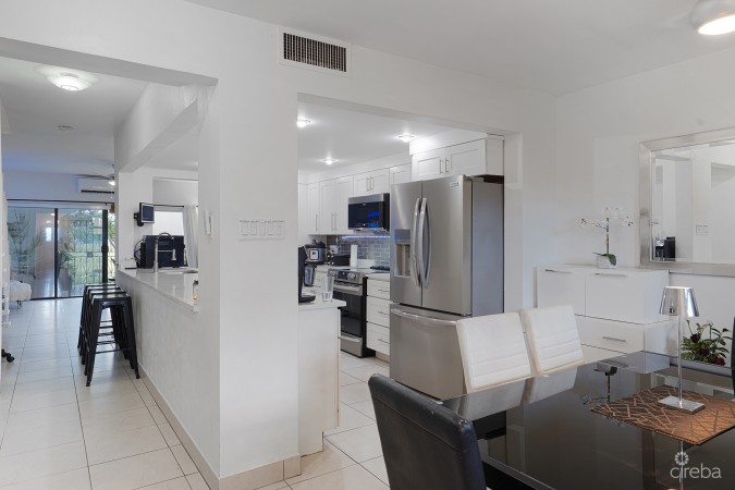 LIME TREE BAY TOWNHOUSE 2 BED 2.5 BATH SMB CORRIDOR