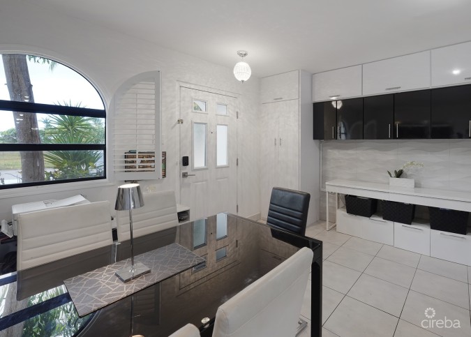 LIME TREE BAY TOWNHOUSE 2 BED 2.5 BATH SMB CORRIDOR