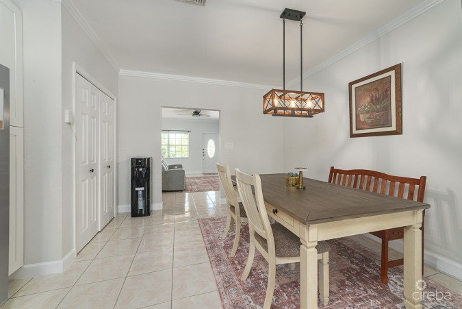 FULLY REMODELED 3 BEDROOM TOWNHOME IN PARK TRACE