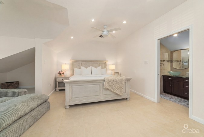 FULLY REMODELED 3 BEDROOM TOWNHOME IN PARK TRACE