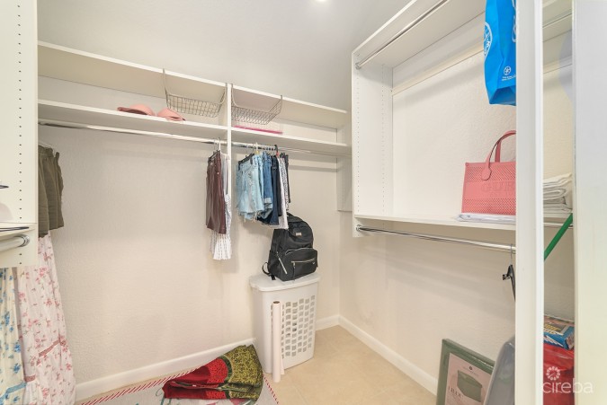 FULLY REMODELED 3 BEDROOM TOWNHOME IN PARK TRACE