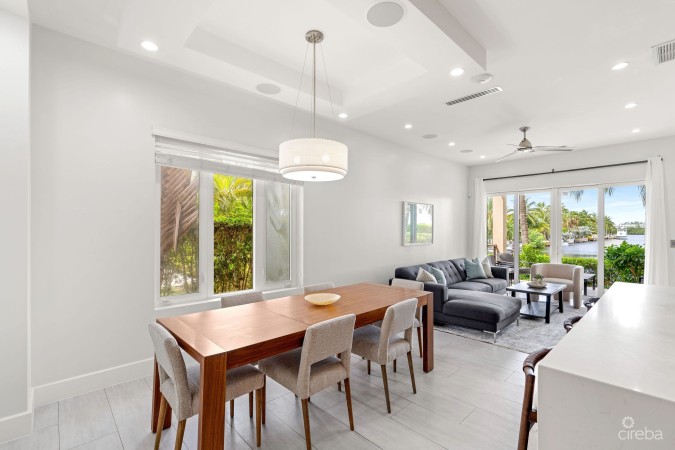 CYPRESS POINTE NORTH 101 - CANAL FRONT CRYSTAL HARBOUR