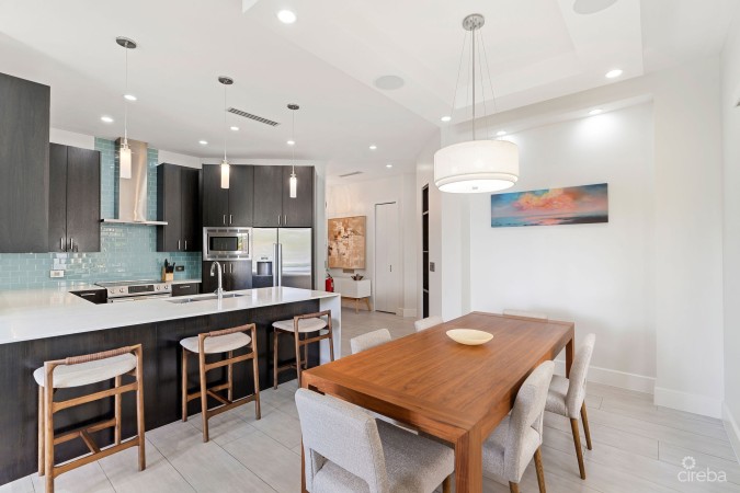 CYPRESS POINTE NORTH 101 - CANAL FRONT CRYSTAL HARBOUR