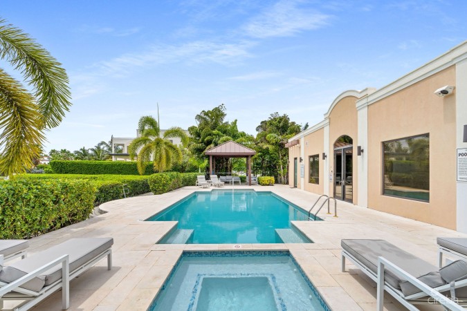 CYPRESS POINTE NORTH 101 - CANAL FRONT CRYSTAL HARBOUR