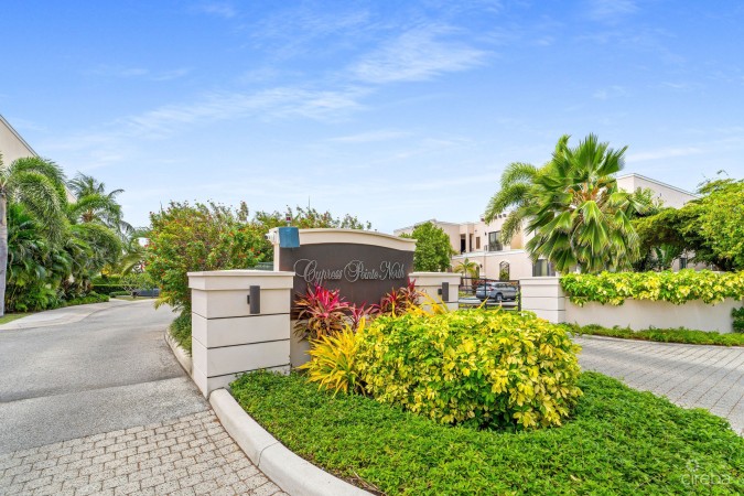 CYPRESS POINTE NORTH 101 - CANAL FRONT CRYSTAL HARBOUR