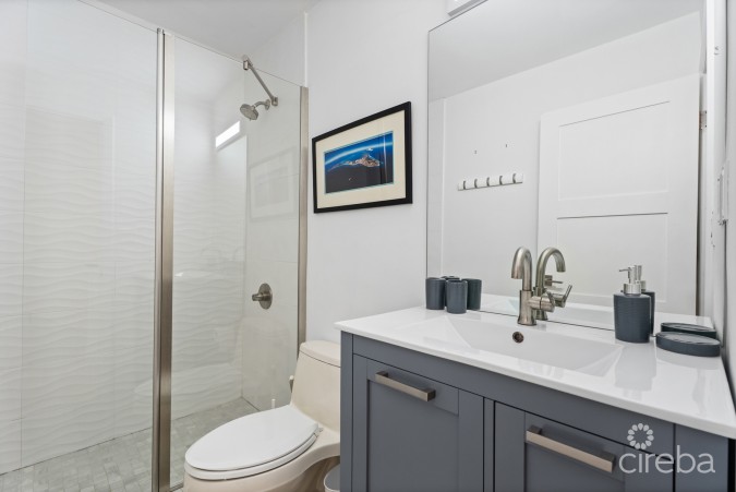 PIRATES LAIR 10 - SOUTH SOUND OCEANFRONT TOWNHOME