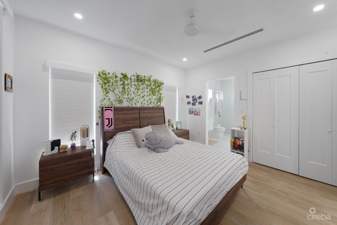 SALT AIR TOWNHOME END UNIT 4 BED