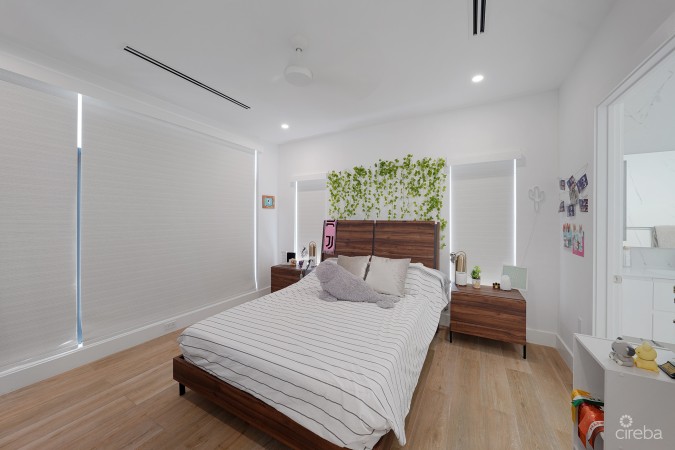 SALT AIR TOWNHOME END UNIT 4 BED