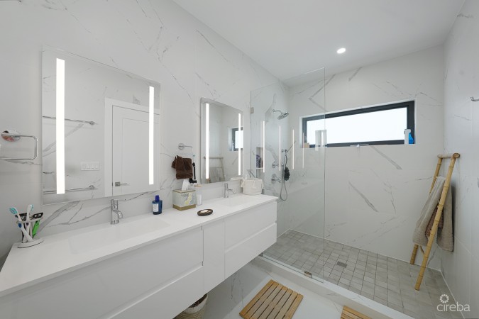 SALT AIR TOWNHOME END UNIT 4 BED