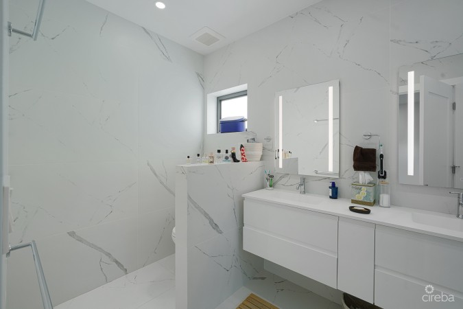 SALT AIR TOWNHOME END UNIT 4 BED