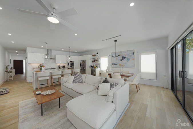 SALT AIR TOWNHOME END UNIT 4 BED