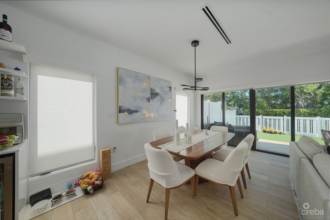 SALT AIR TOWNHOME END UNIT 4 BED