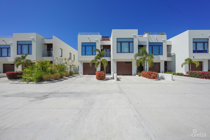 SALT AIR TOWNHOME END UNIT 4 BED