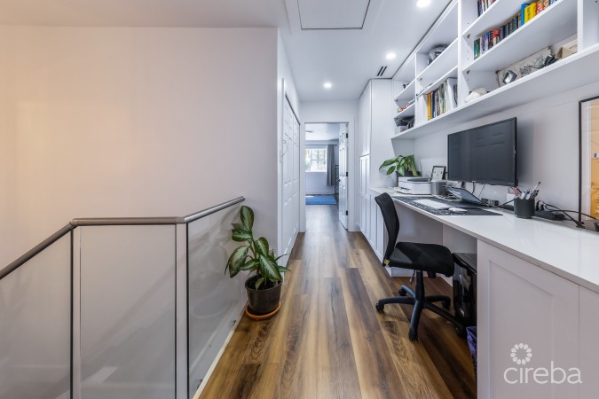 #6 LAKESHORE VILLAS / 2 BED PLUS DEN / 3 BATH