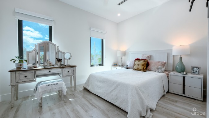 THE LAGOONS WATERFRONT TOWNHOUSE