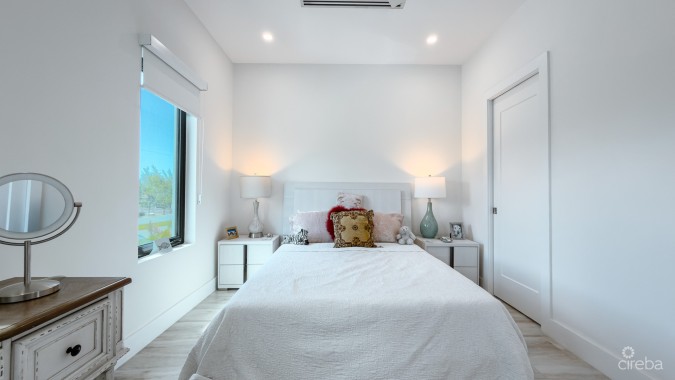 THE LAGOONS WATERFRONT TOWNHOUSE