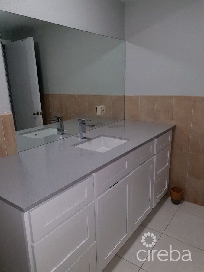 DRUMBLADE APARTMENT
