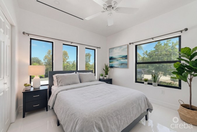 HYRE VIEW - 3 BED, 2 BATH DUPLEX