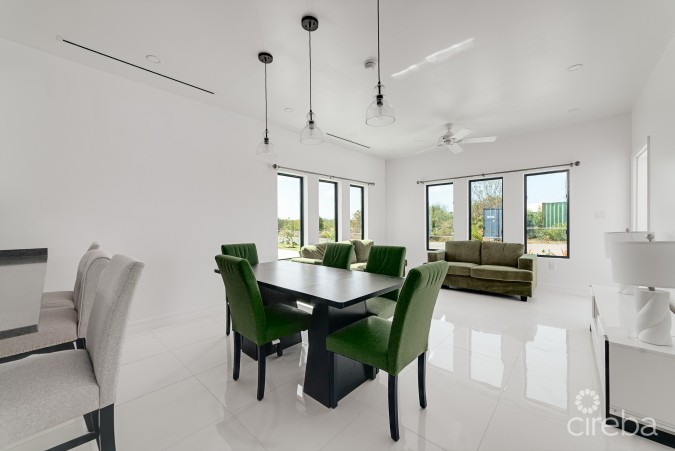 HYRE VIEW - 3 BED, 2 BATH DUPLEX