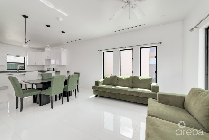 HYRE VIEW - 3 BED, 2 BATH DUPLEX