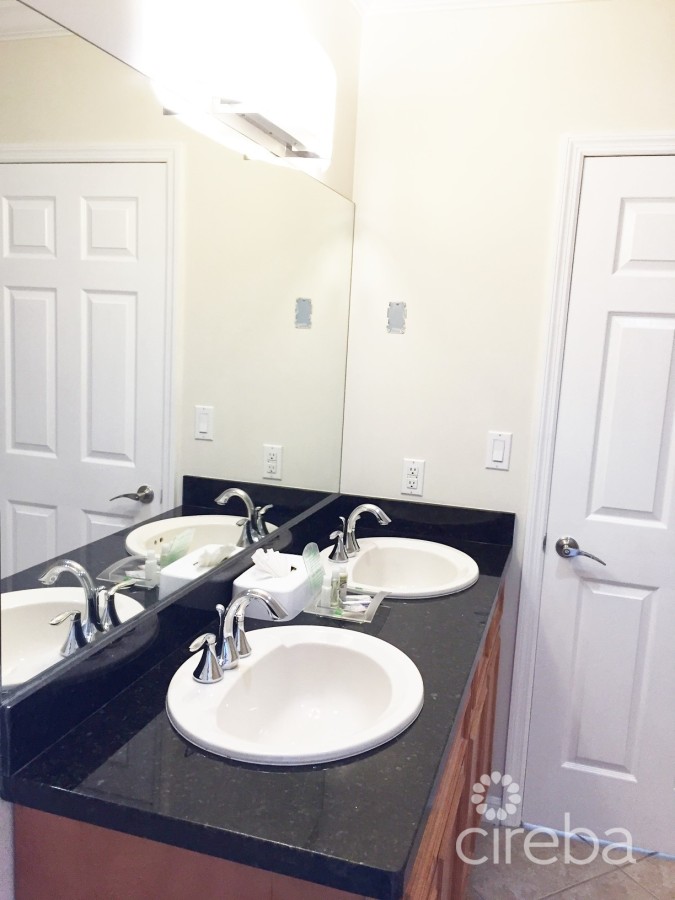HOLIDAY INN RESORT - FRACTIONAL OWNERSHIP