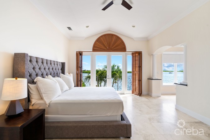 VISCAYA 1B - WATERFRONT HOME GOVERNORS HARBOUR