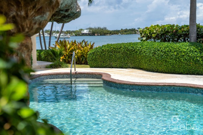 VISCAYA 1B - WATERFRONT HOME GOVERNORS HARBOUR