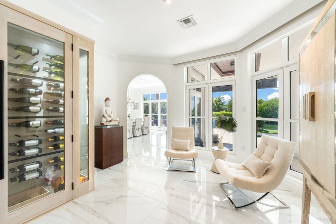 PINEAPPLE HOUSE, A VISTA DEL MAR ESTATE