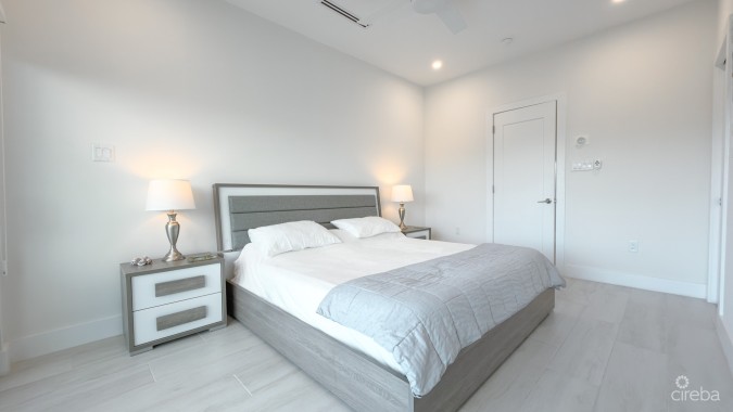 THE LAGOONS 2 BED WATERFRONT TOWNHOUSE