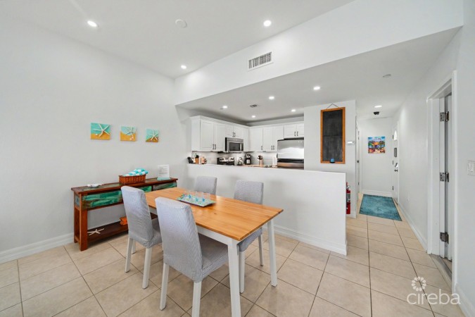 CASTAWAYS' COVE UNIT 328 A/B
