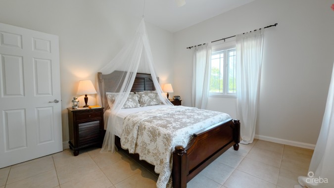 CANAL FRONT HOME 3 BED PROSPECT