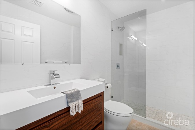 CARIBBEAN COURTS 8B, OCEANFRONT CONDO