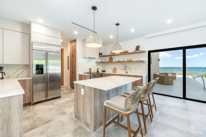 5 BED BEACH FRONT ESTATE - HALCYON POINT