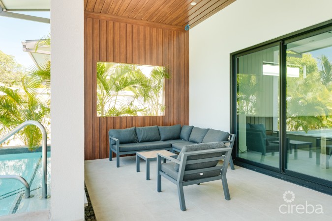 BEAUTIFUL SOUTH SOUND DUPLEX WITH POOL