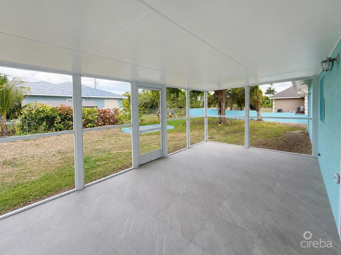 SAVANNAH MEADOWS -BEAUTIFULLY RENOVATED FAMILY HOME