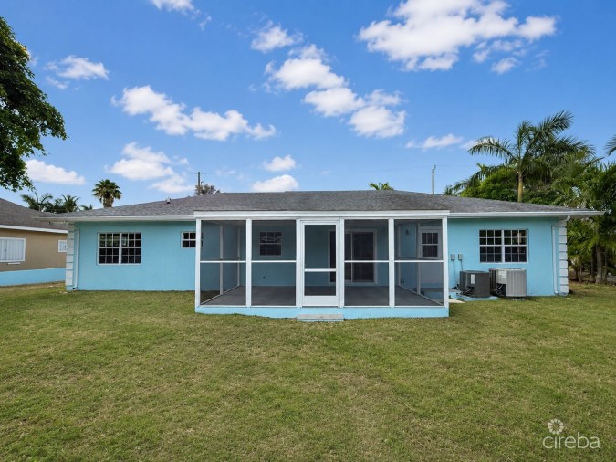 SAVANNAH MEADOWS -BEAUTIFULLY RENOVATED FAMILY HOME