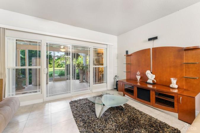 SPACIOUS 3 BED + DEN TOWNHOME AT L'AMBIENCE