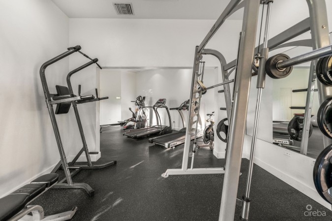 SPACIOUS 3 BED + DEN TOWNHOME AT L'AMBIENCE