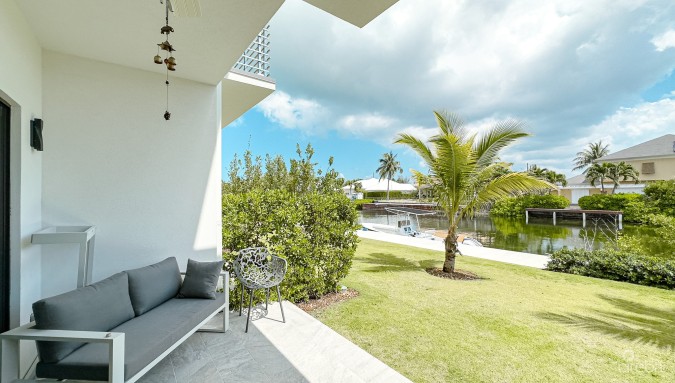 THE LAGOONS 2 BED WATERFRONT TOWNHOUSE