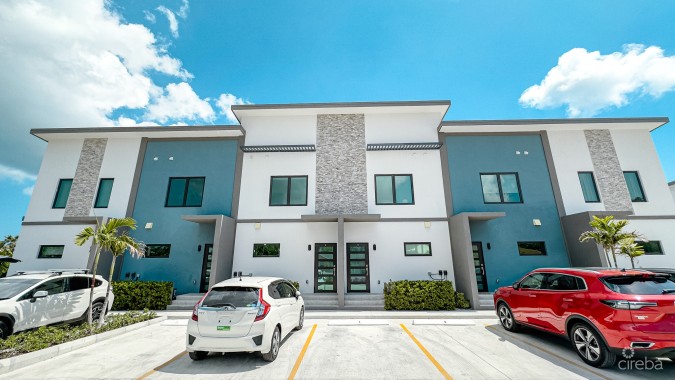 THE LAGOONS 2 BED WATERFRONT TOWNHOUSE