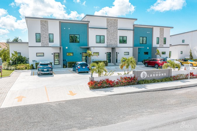 THE LAGOONS 2 BED WATERFRONT TOWNHOUSE