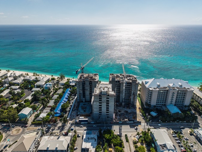 LACOVIA NORTH BUILDING | UNIT N6B | 3-BEDROOM + FAMILY ROOM RESIDENCE